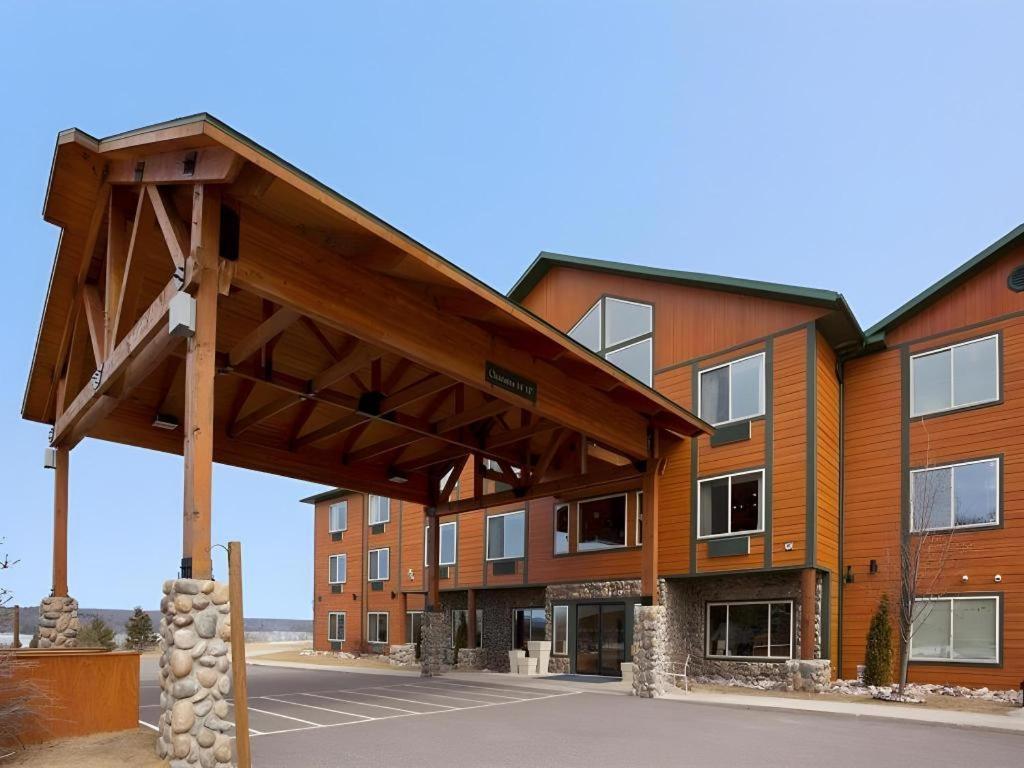 Holiday Inn Express Munising-Lakeview Hotel By Ihg Ngoại thất bức ảnh