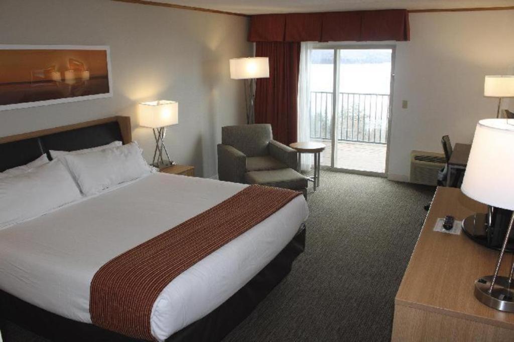 Holiday Inn Express Munising-Lakeview Hotel By Ihg Ngoại thất bức ảnh